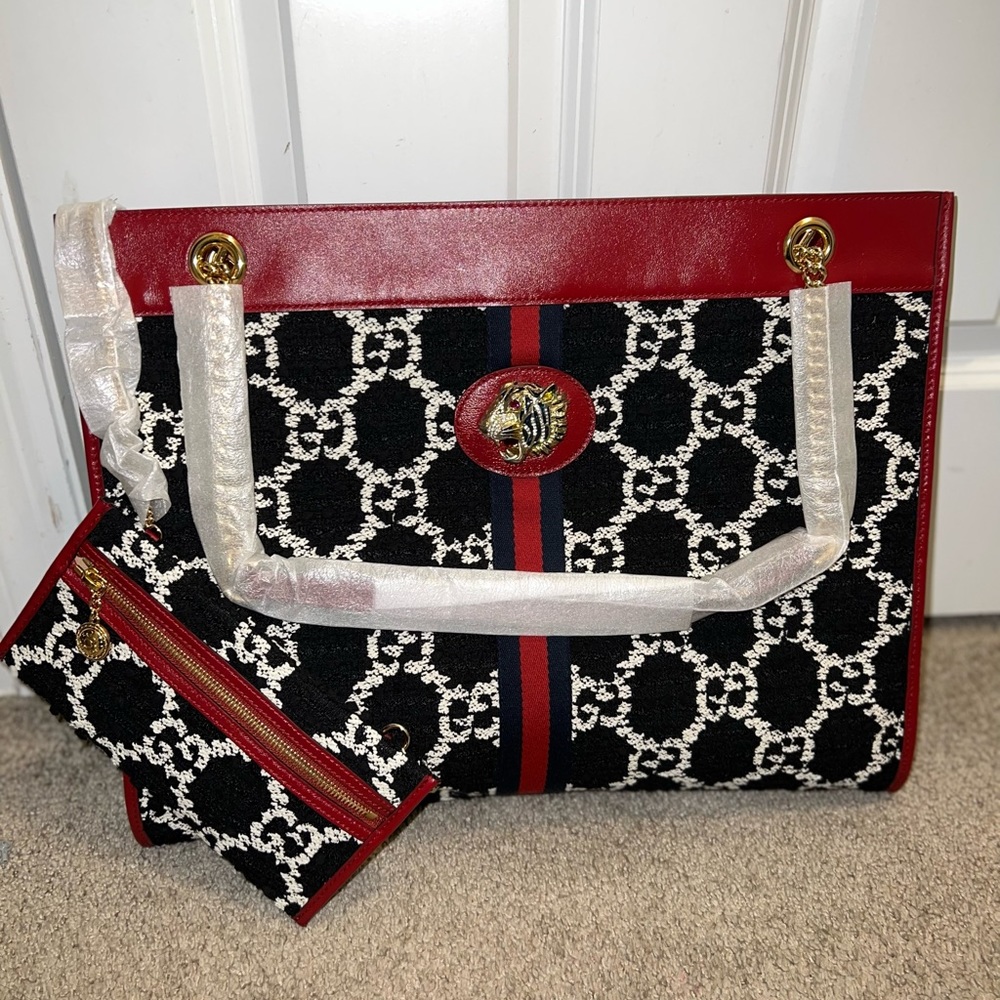 New Authentic Gucci tweed tote red black and white bag. With a separate clutch